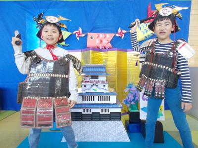 男の子二人がエイエイオー！